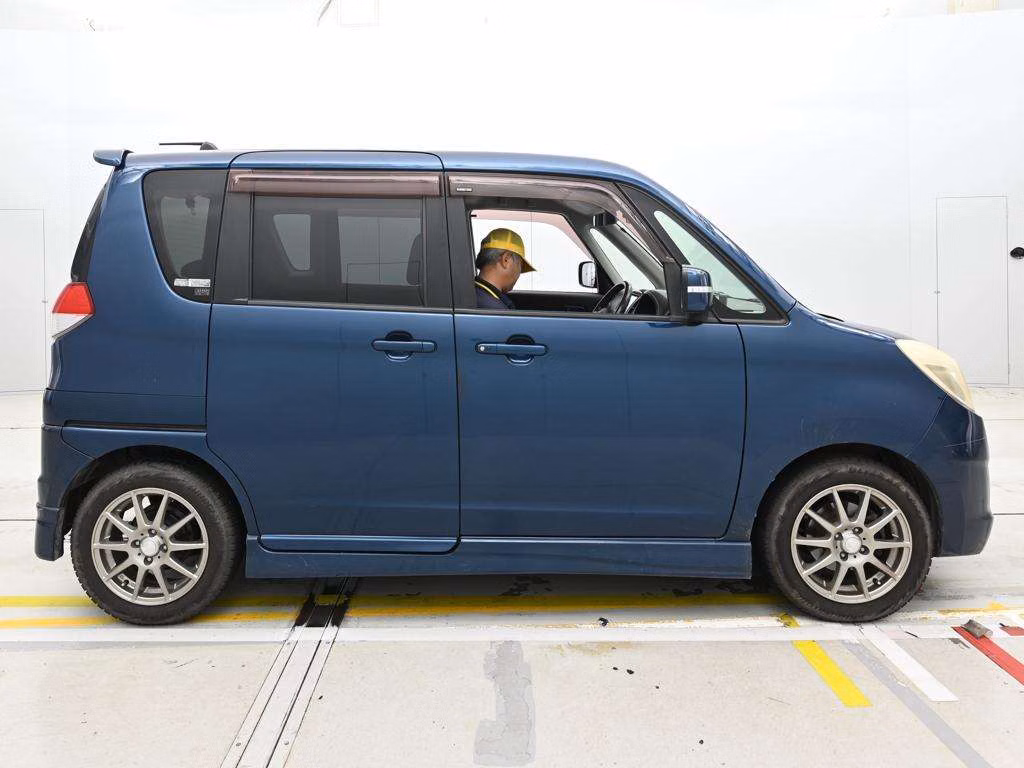 MITSUBISHI DELICA D:2