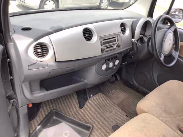 DAIHATSU MOVE LATTE