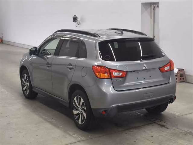 MITSUBISHI RVR