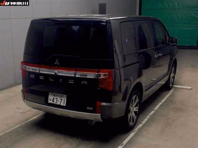 MITSUBISHI DELICA D:5