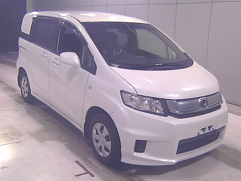 HONDA FREED SPIKE