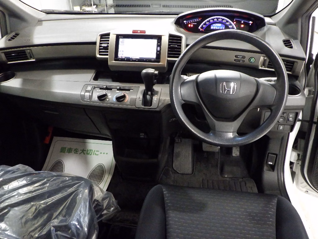 HONDA FREED SPIKE