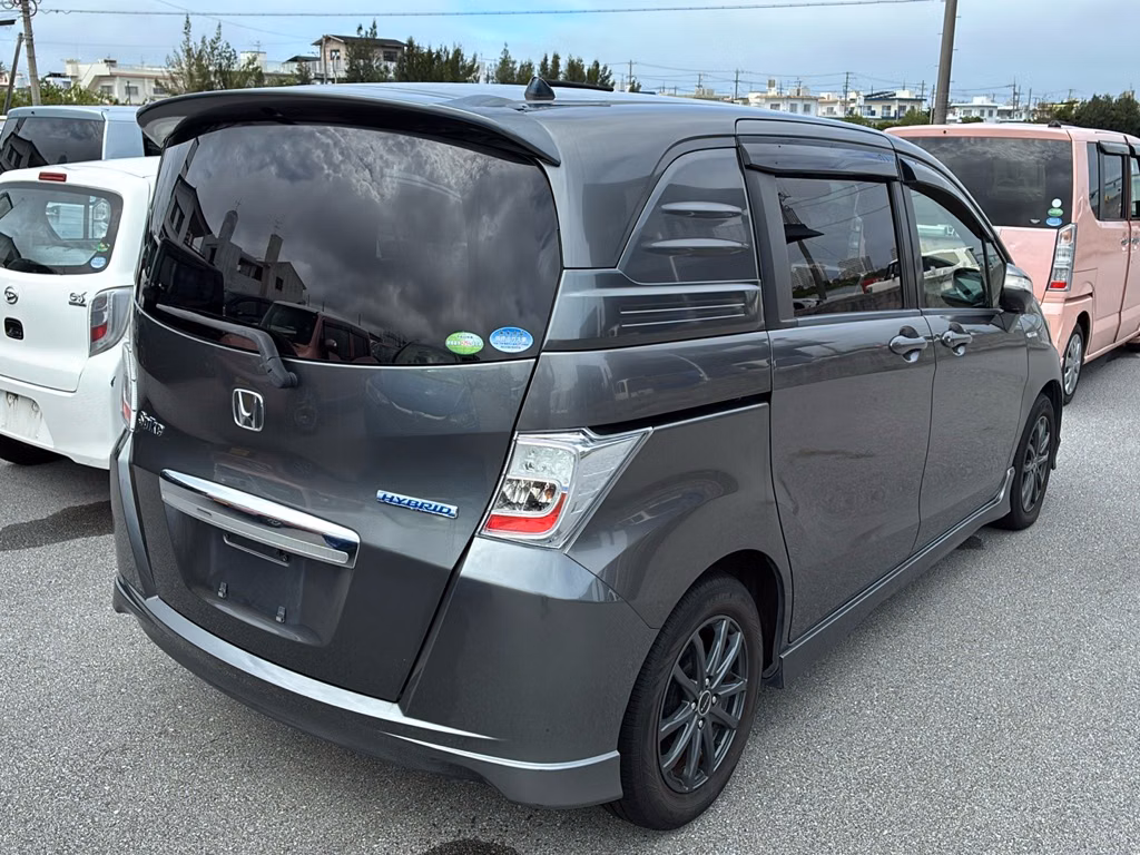 HONDA FREED SPIKE