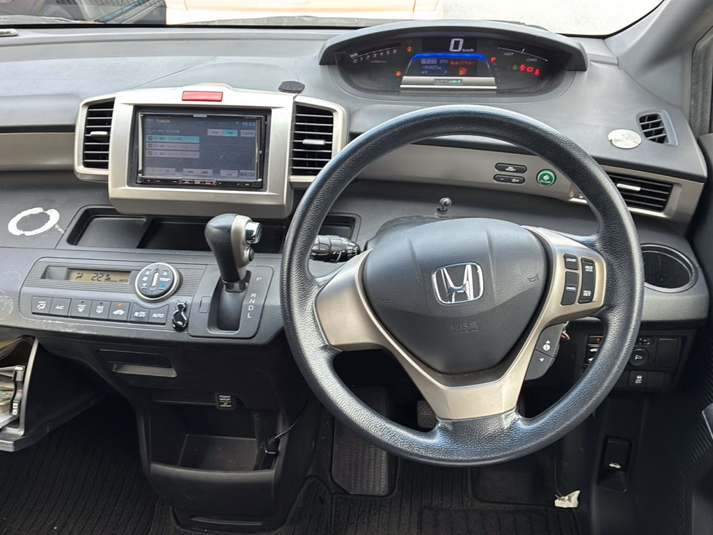 HONDA FREED SPIKE