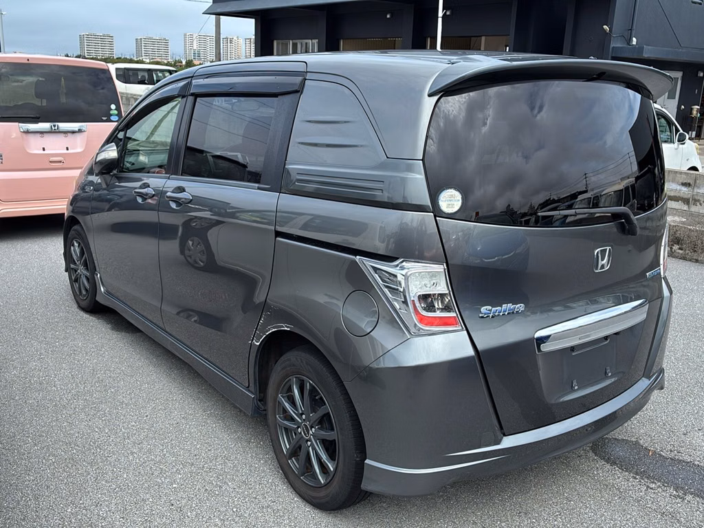 HONDA FREED SPIKE