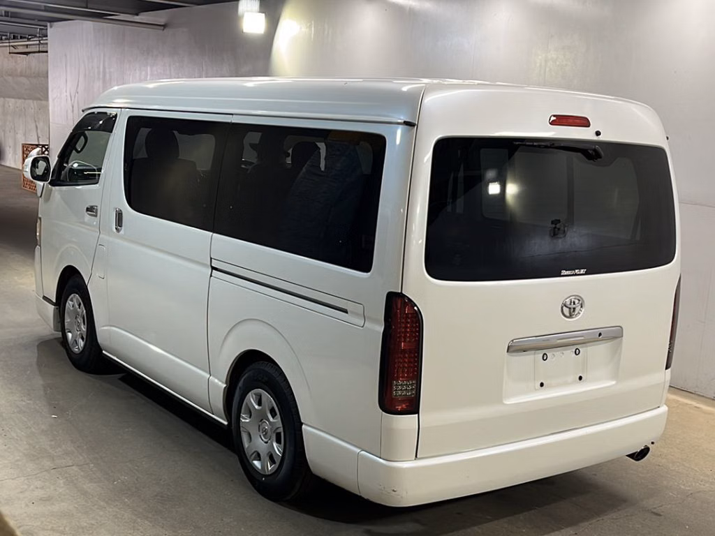 TOYOTA HIACE