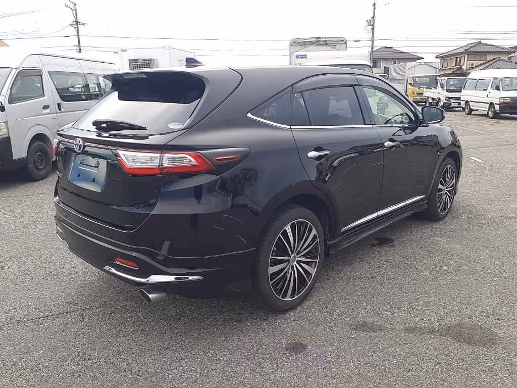 TOYOTA HARRIER
