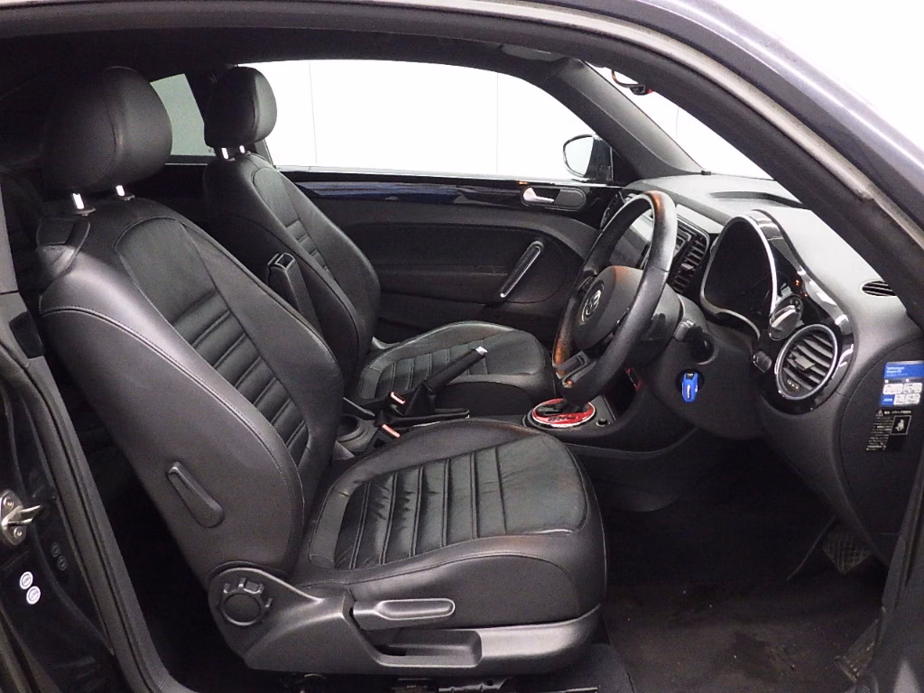 VOLKSWAGEN BEETLE