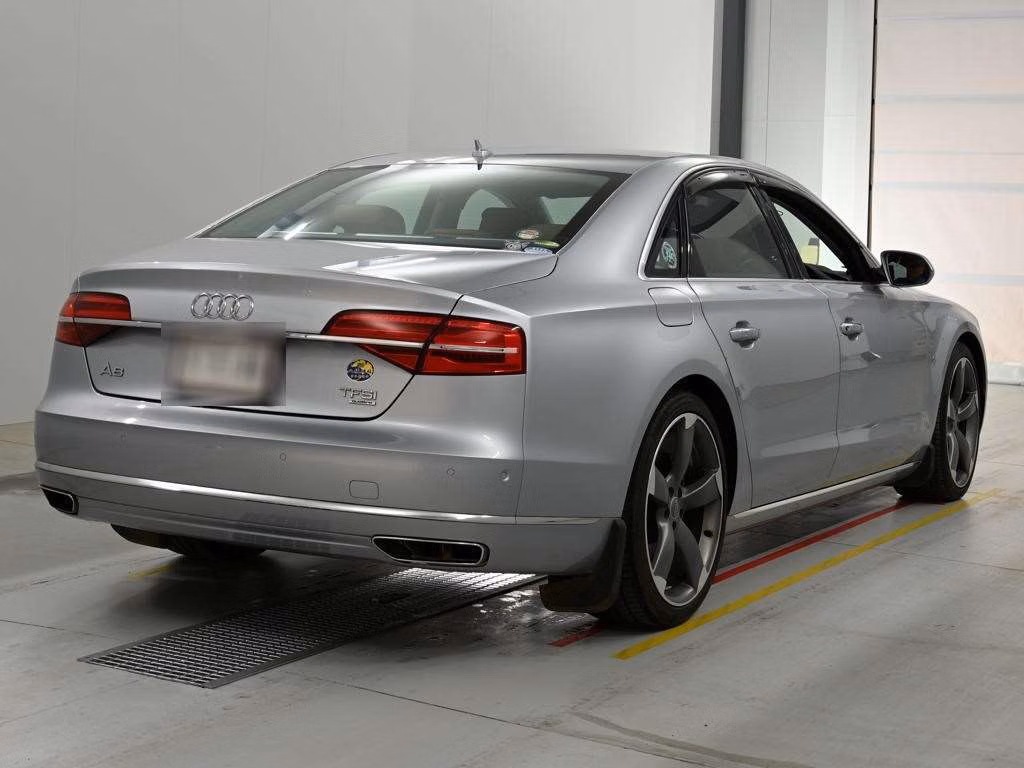 AUDI A8