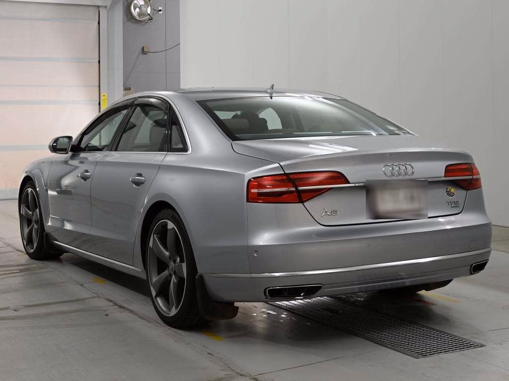 AUDI A8