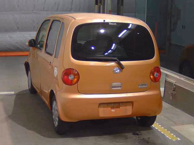 DAIHATSU MOVE LATTE