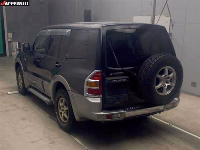 MITSUBISHI PAJERO