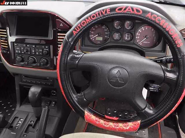 MITSUBISHI PAJERO