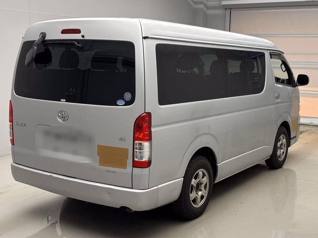 TOYOTA HIACE