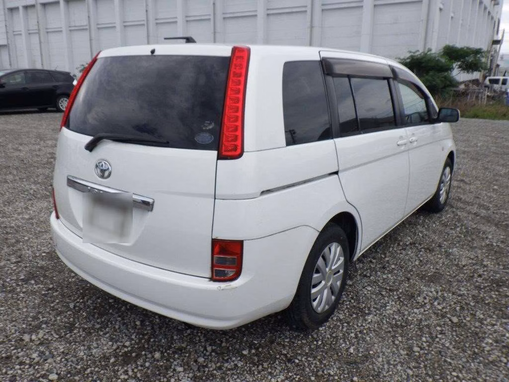 TOYOTA ISIS