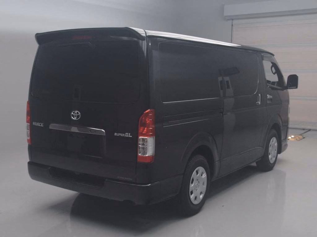 TOYOTA REGIUS ACE