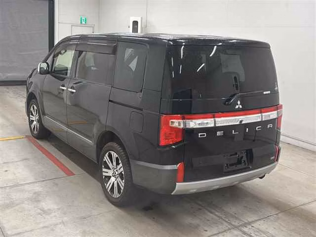 MITSUBISHI DELICA D:5