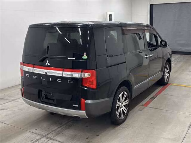 MITSUBISHI DELICA D:5