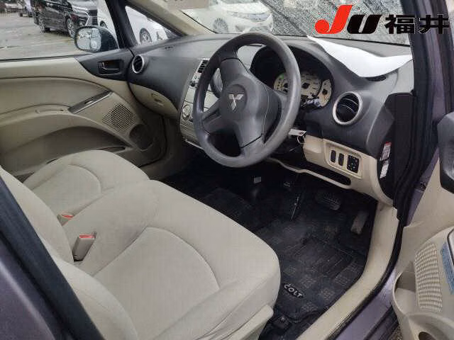 MITSUBISHI COLT