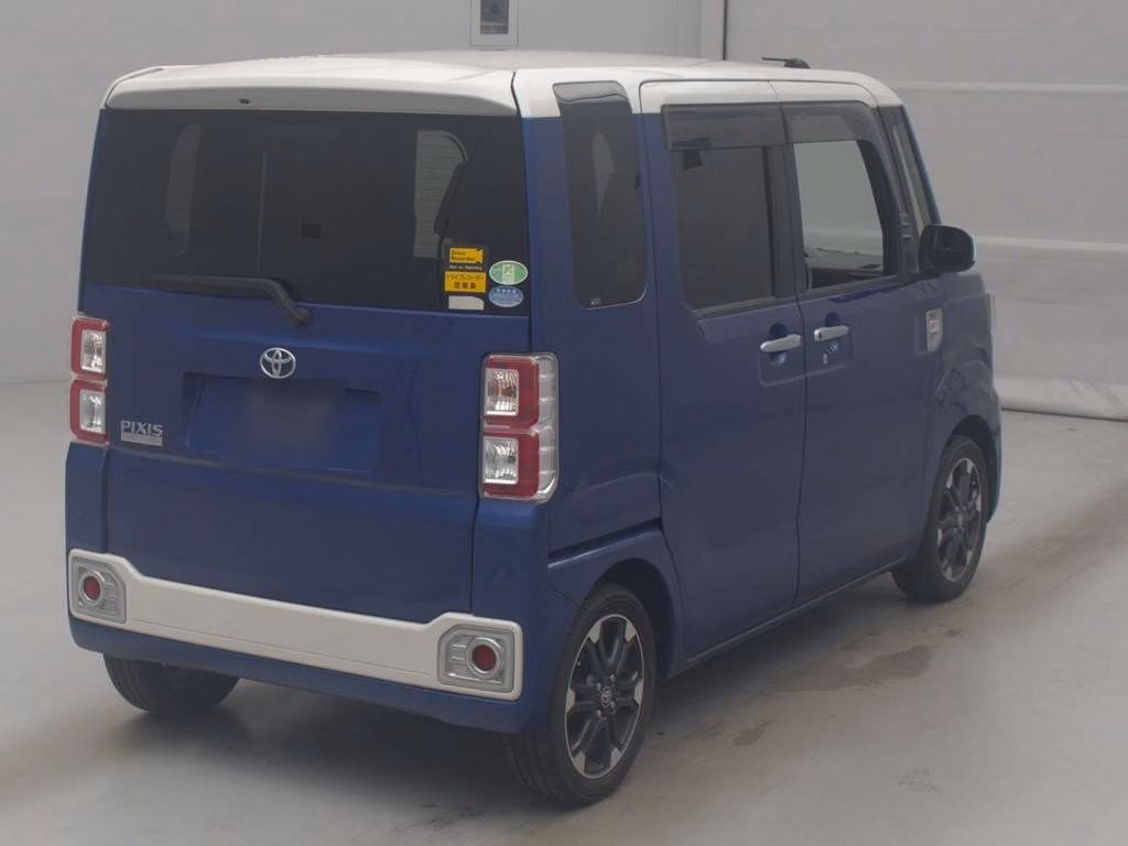 TOYOTA PIXIS MEGA