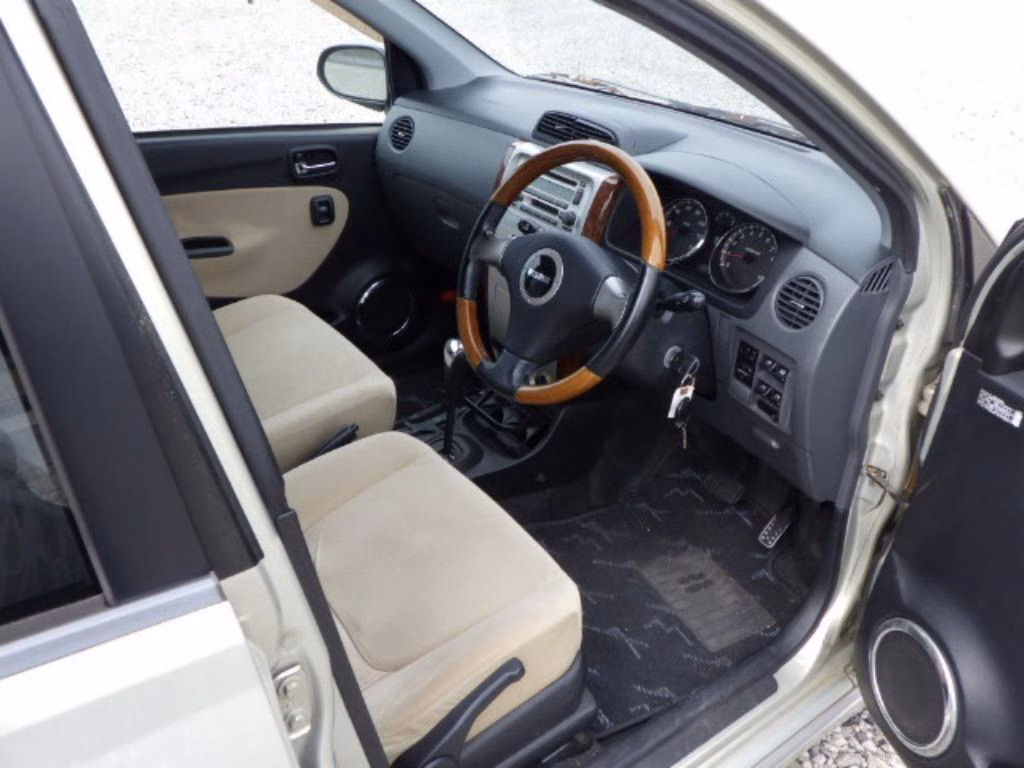 DAIHATSU MIRA AVY