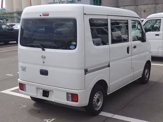 NISSAN NV100 CLIPPER