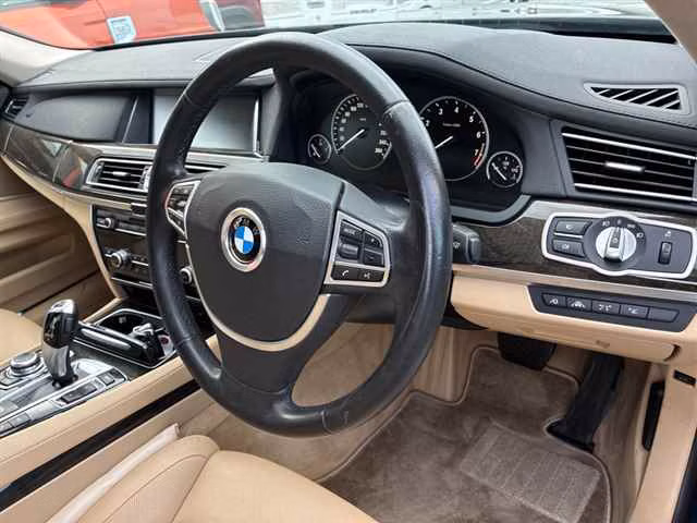 BMW 7-SERIES