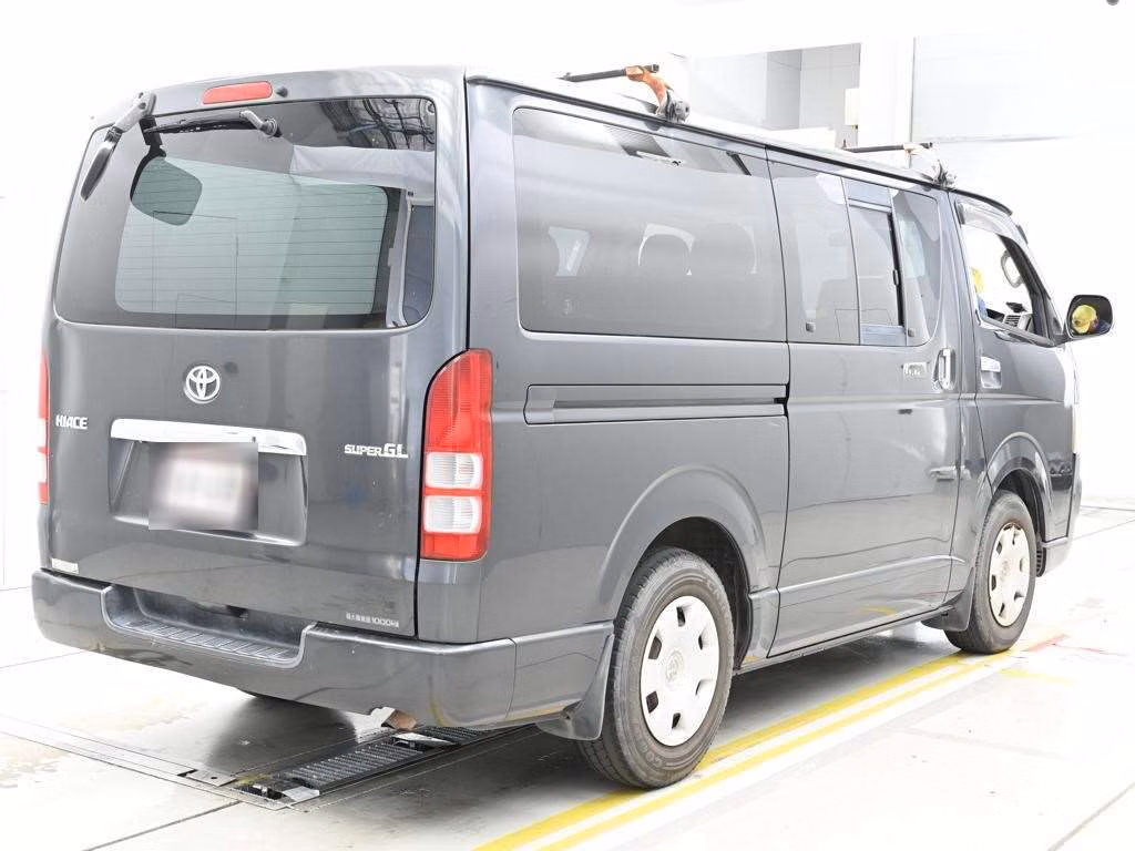 TOYOTA REGIUS ACE