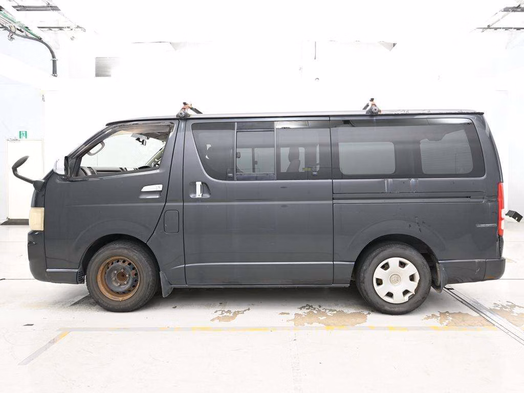 TOYOTA REGIUS ACE