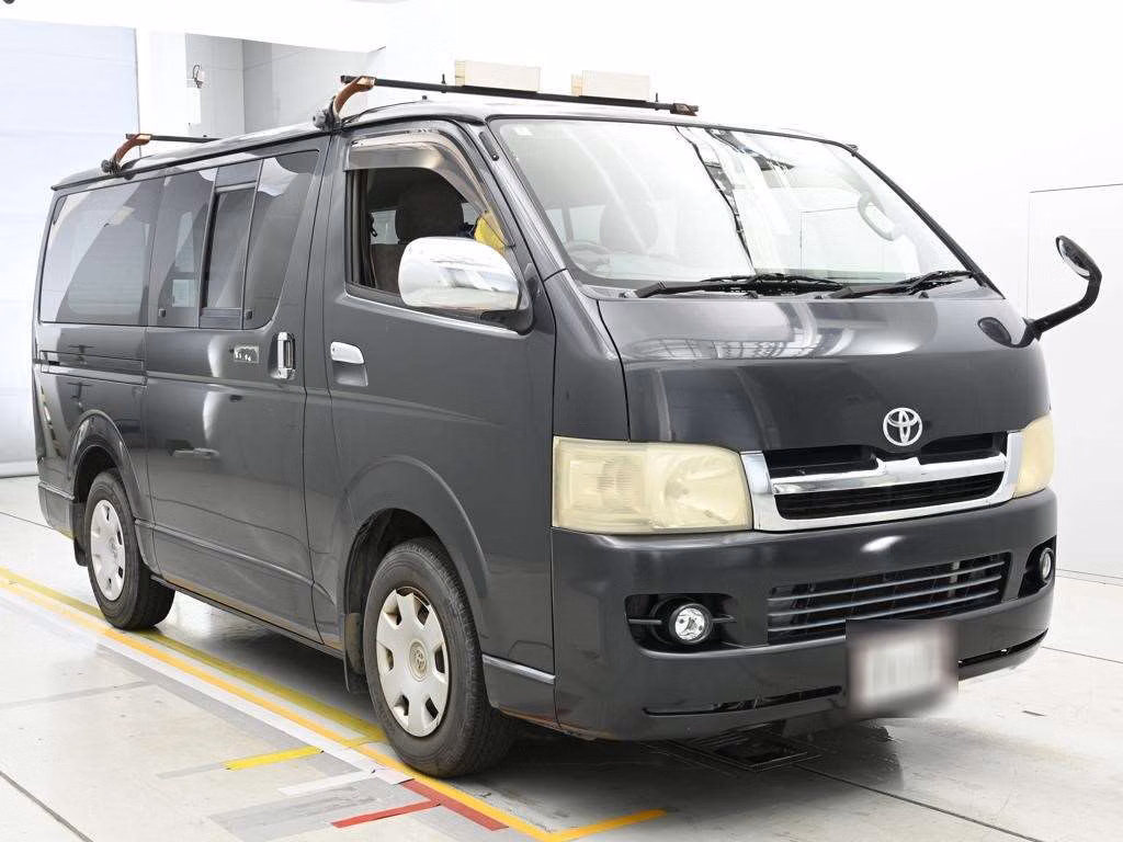 TOYOTA REGIUS ACE