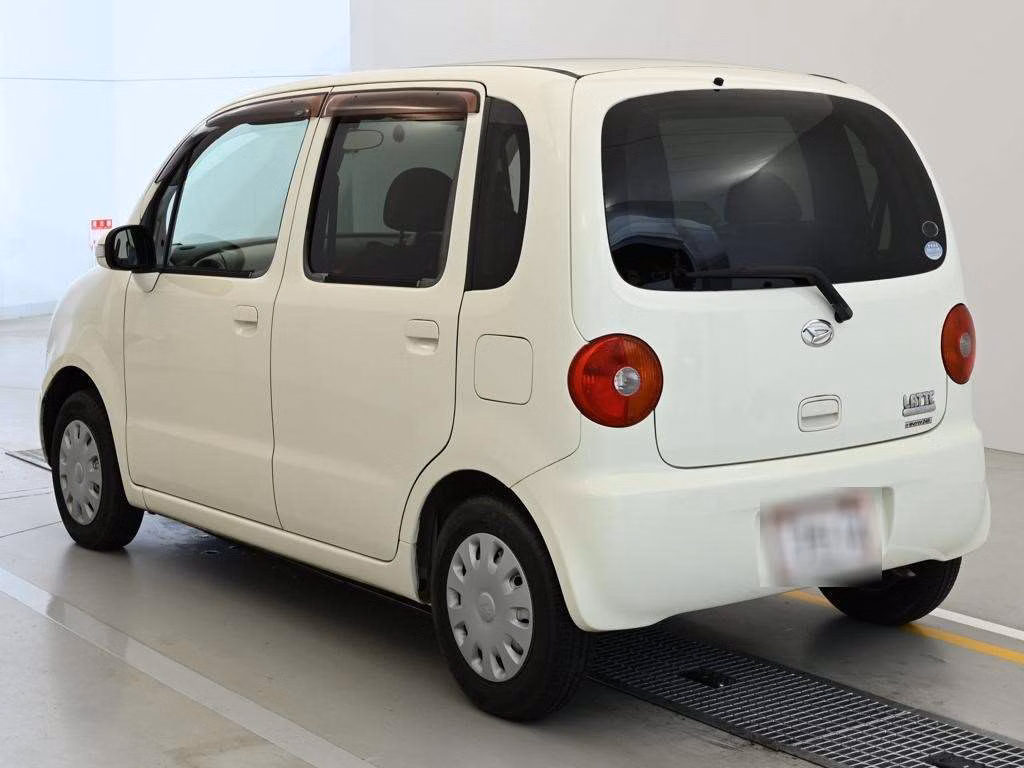 DAIHATSU MOVE LATTE