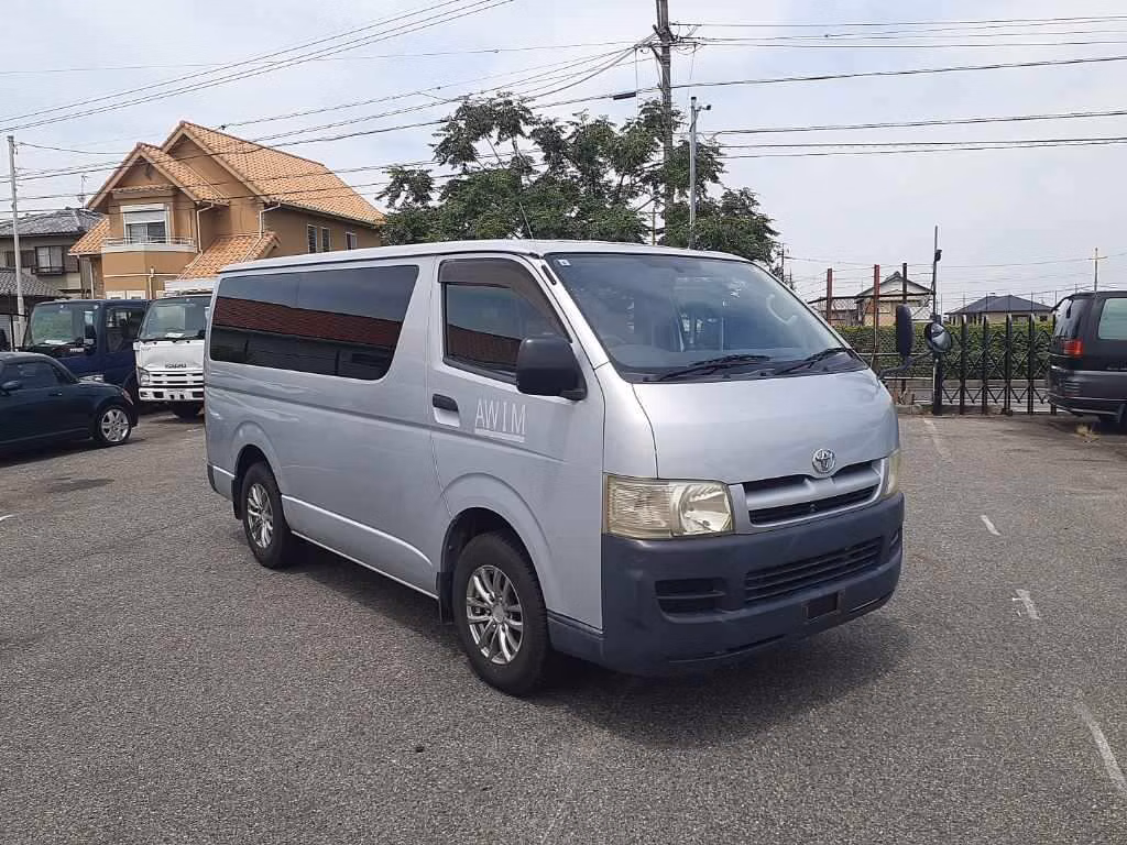 TOYOTA REGIUS ACE