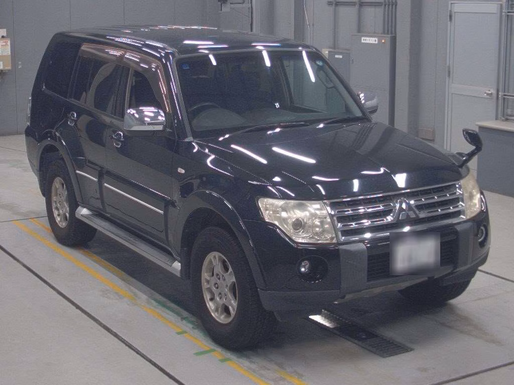 MITSUBISHI PAJERO