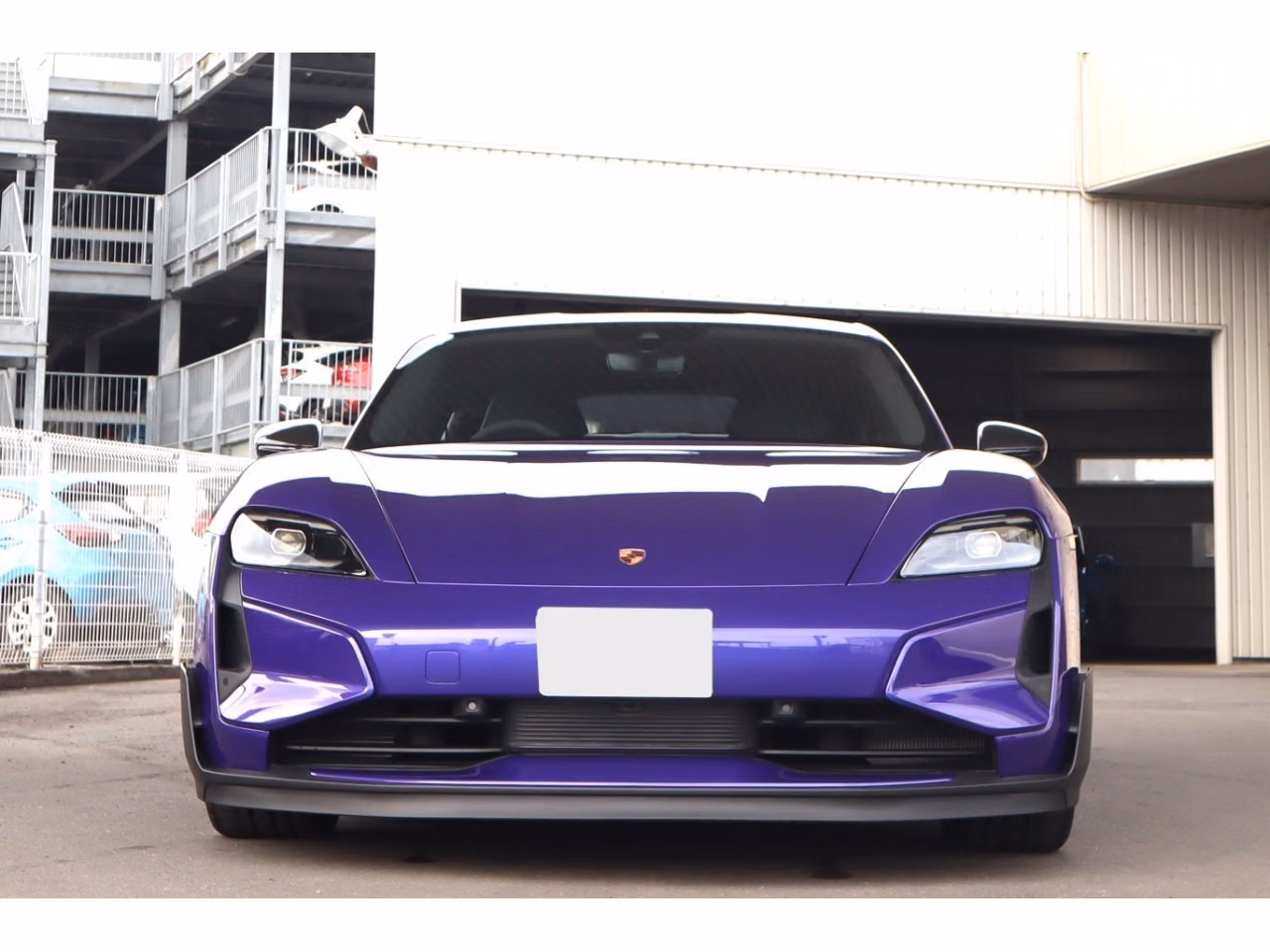 PORSCHE TAYCAN
