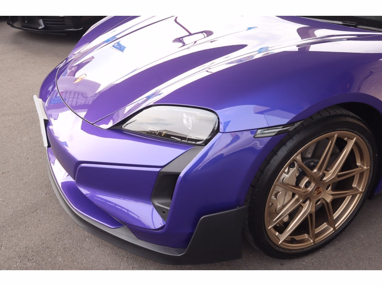 PORSCHE TAYCAN