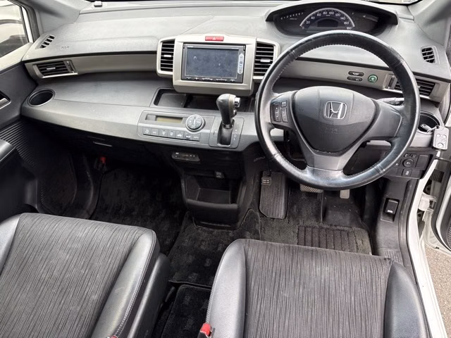 HONDA FREED SPIKE