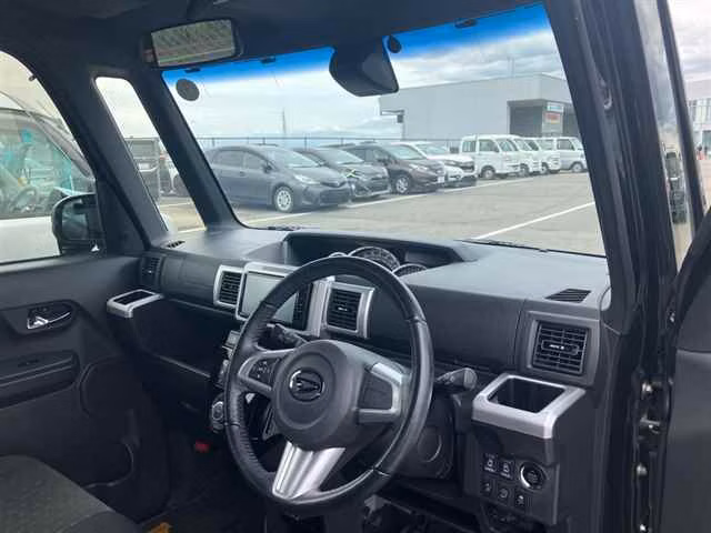 DAIHATSU WAKE