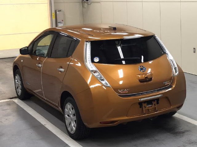 NISSAN LEAF