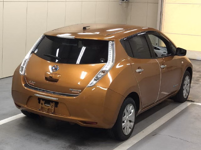 NISSAN LEAF