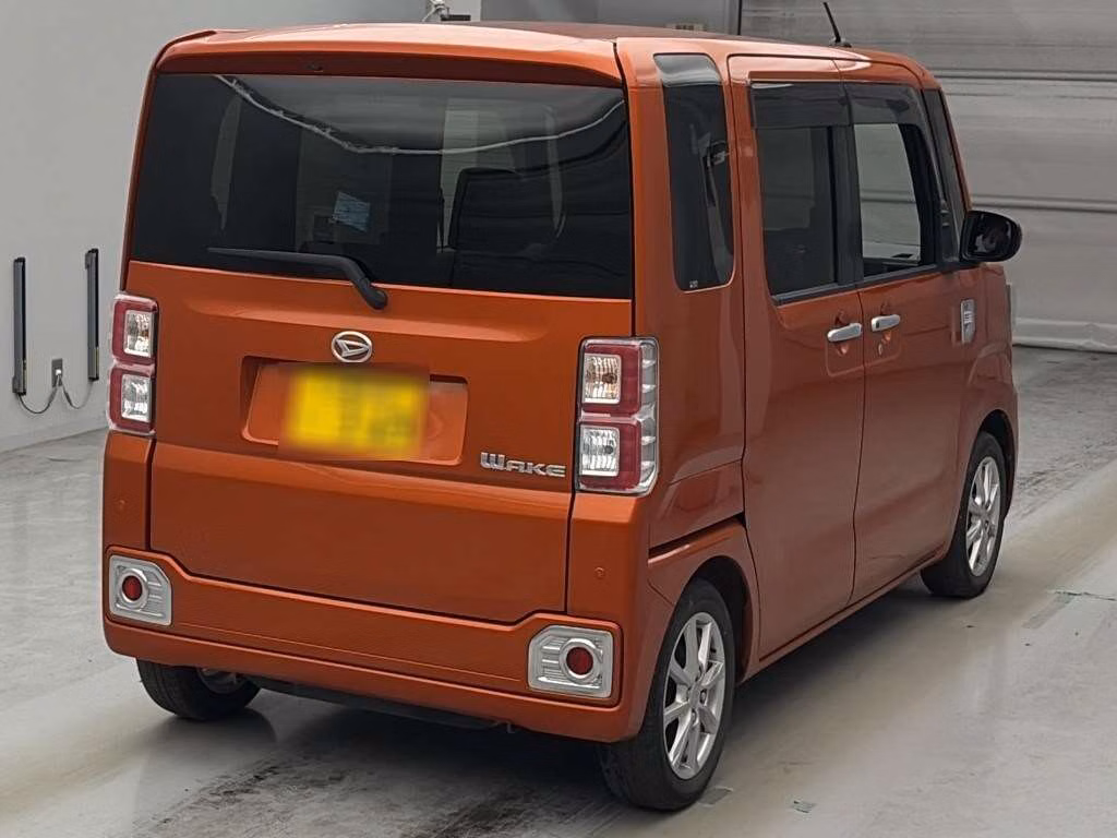DAIHATSU WAKE