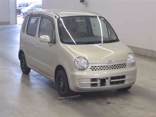 DAIHATSU MOVE LATTE