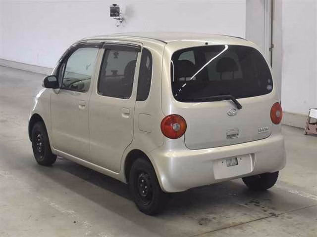 DAIHATSU MOVE LATTE