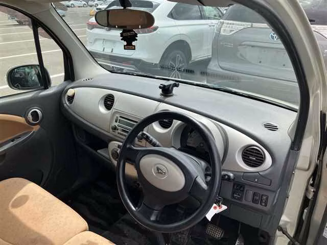DAIHATSU MOVE LATTE