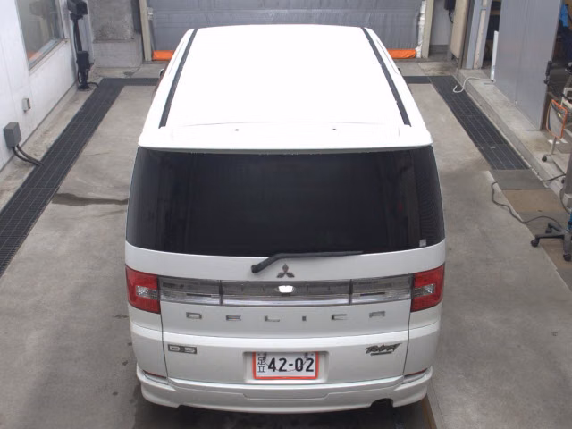MITSUBISHI DELICA D:5