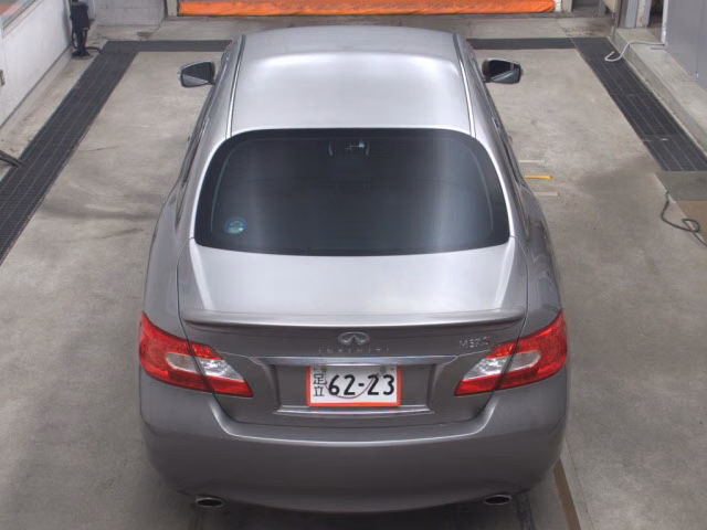 NISSAN FUGA