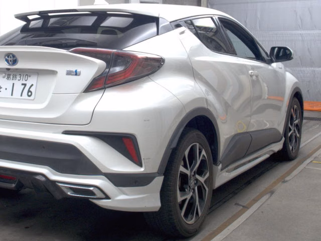 TOYOTA C-HR