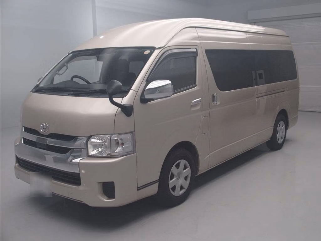 TOYOTA HIACE