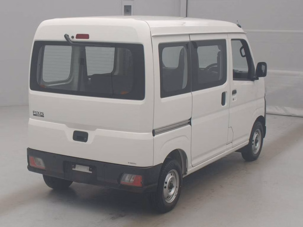 TOYOTA PIXIS VAN