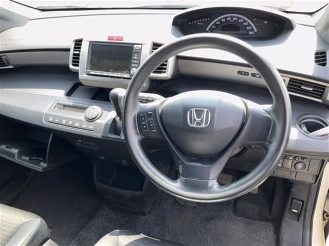 HONDA FREED SPIKE