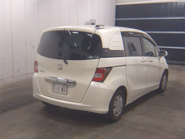 HONDA FREED SPIKE
